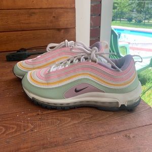 Nike tennis shoes size 9.5